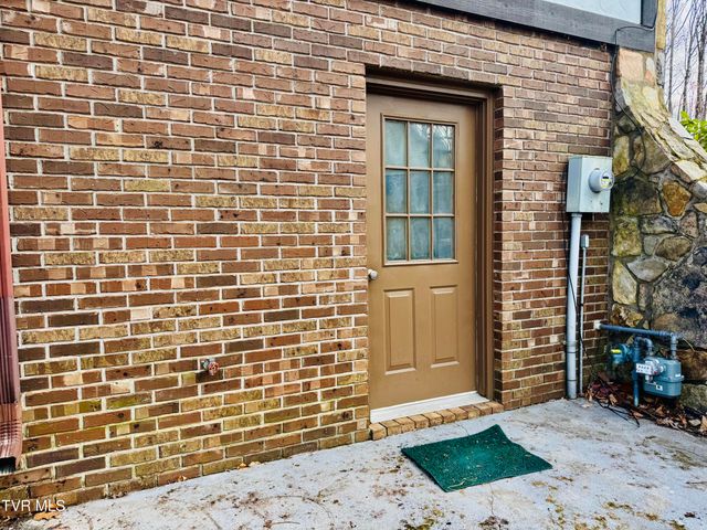 5 Red Fern Circle, Johnson City, TN 37604