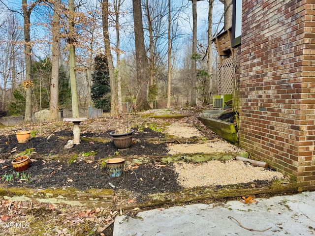 5 Red Fern Circle, Johnson City, TN 37604