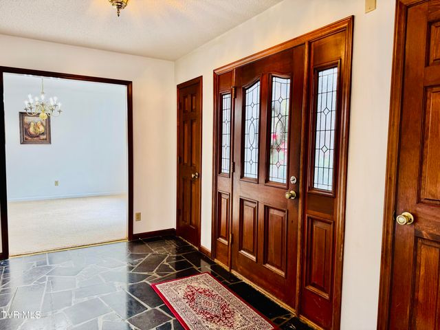 5 Red Fern Circle, Johnson City, TN 37604