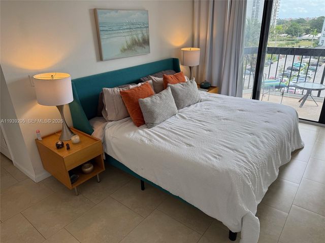 2425 Presidential Way 703, West Palm Beach, FL 33401