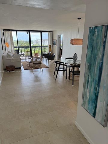 2425 Presidential Way 703, West Palm Beach, FL 33401