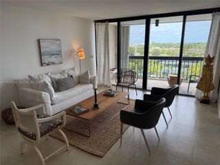 2425 Presidential Way 703, West Palm Beach, FL 33401