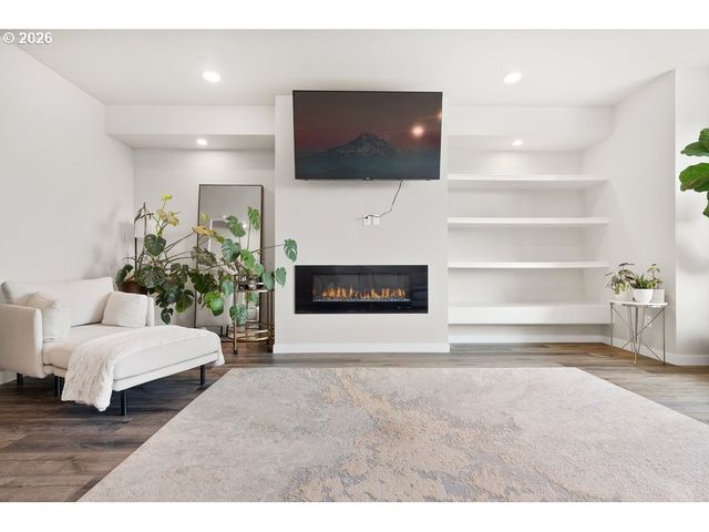 2635 Nw SUSSEX Ave, Portland, OR 97210