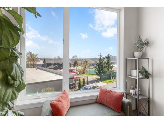 2635 Nw SUSSEX Ave, Portland, OR 97210