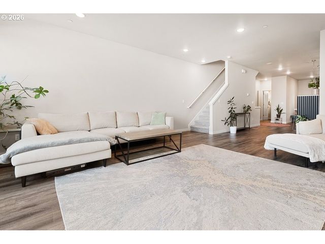 2635 Nw SUSSEX Ave, Portland, OR 97210