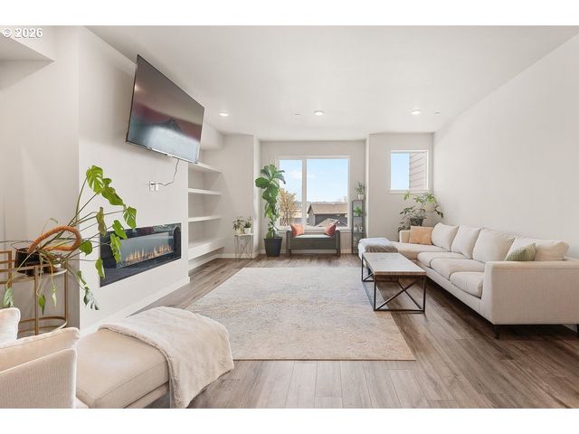 2635 Nw SUSSEX Ave, Portland, OR 97210