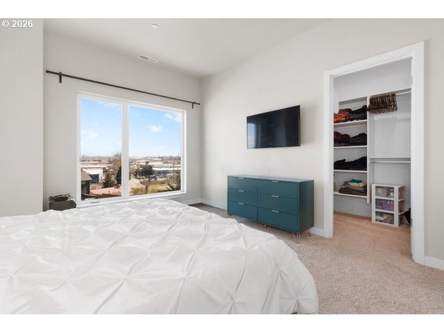 2635 Nw SUSSEX Ave, Portland, OR 97210