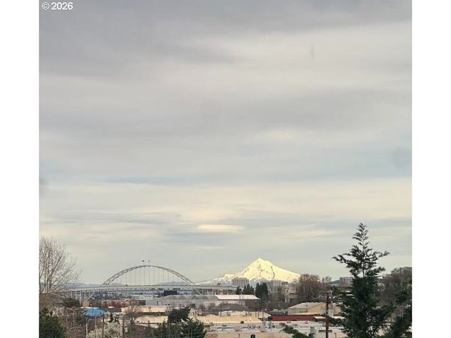 2635 Nw SUSSEX Ave, Portland, OR 97210