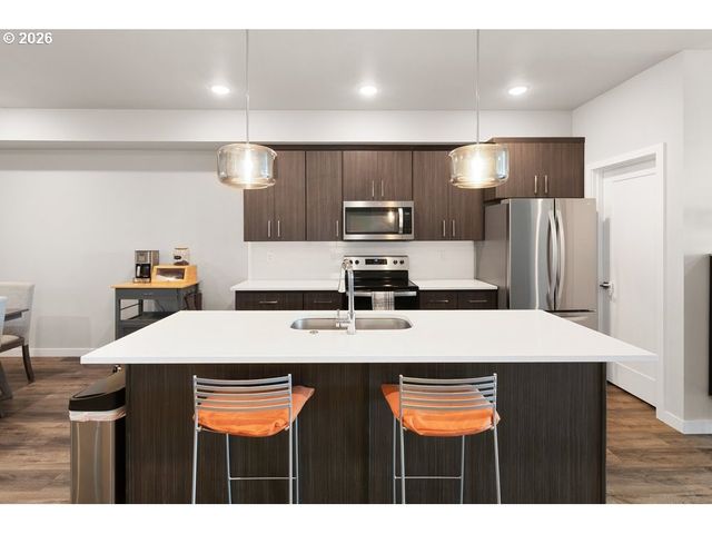 2635 Nw SUSSEX Ave, Portland, OR 97210