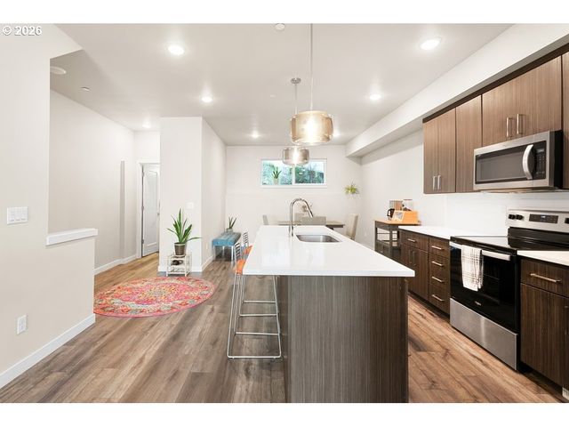 2635 Nw SUSSEX Ave, Portland, OR 97210