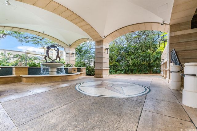 1740 S Beretania Street 9, Honolulu, HI 96826