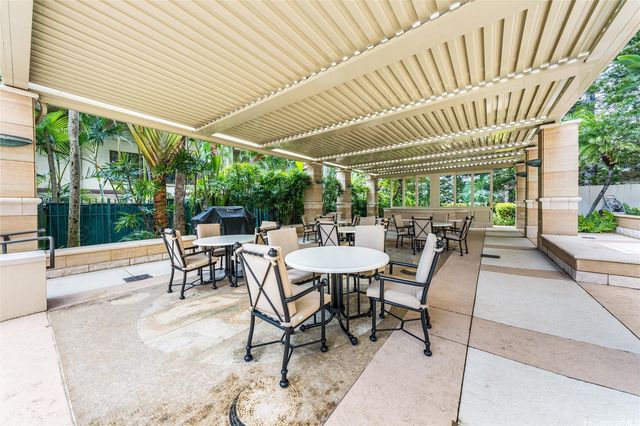 1740 S Beretania Street 9, Honolulu, HI 96826