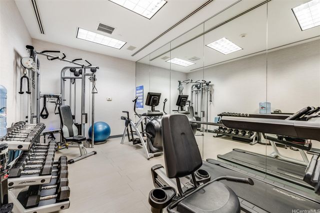 1740 S Beretania Street 9, Honolulu, HI 96826