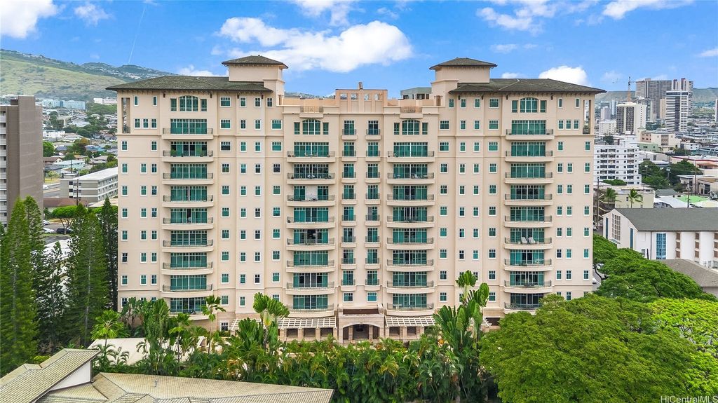 1740 S Beretania Street 9, Honolulu, HI 96826