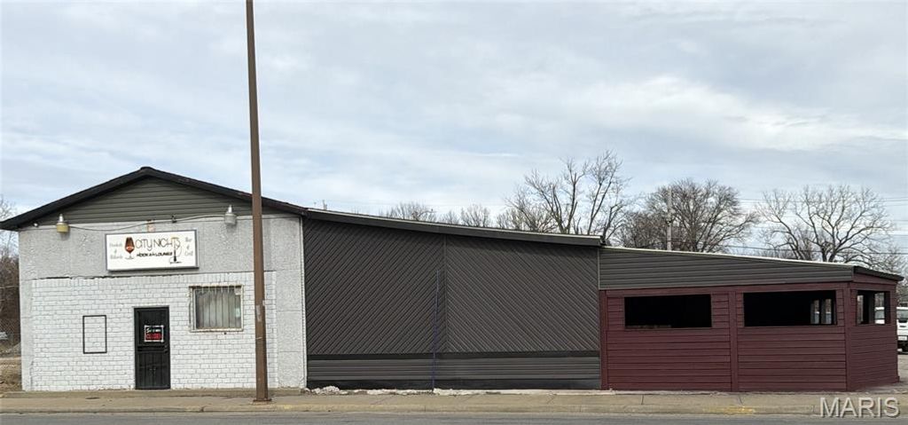 1513 State Street, East St Louis, IL 62205