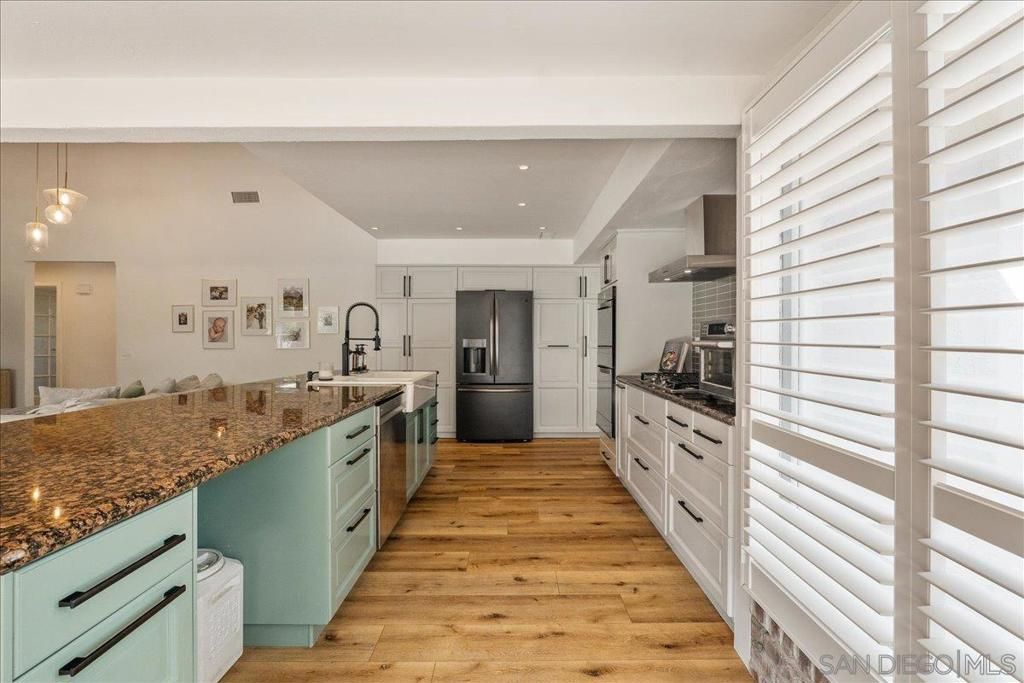 Image 13 of property listing at 6641 Murray Park Drive, San Diego, CA 92120