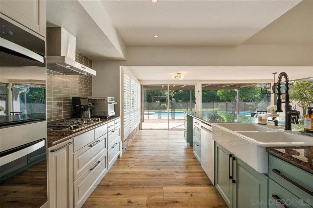 Image 18 of property listing at 6641 Murray Park Drive, San Diego, CA 92120