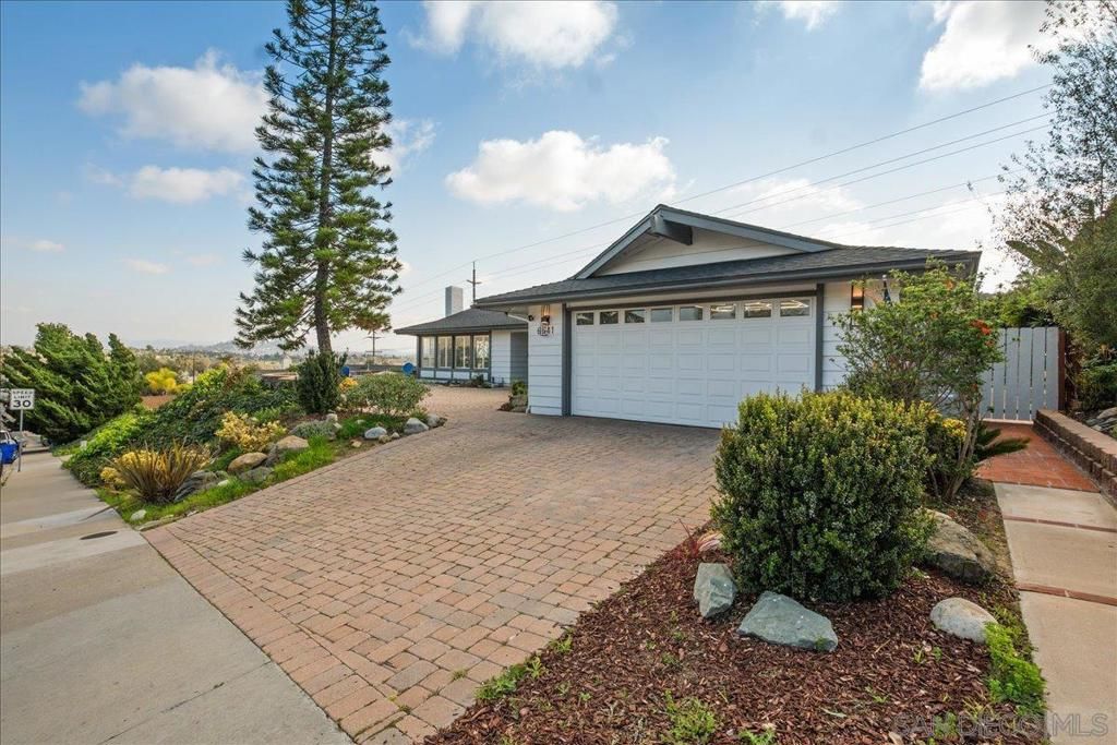 Image 4 of property listing at 6641 Murray Park Drive, San Diego, CA 92120