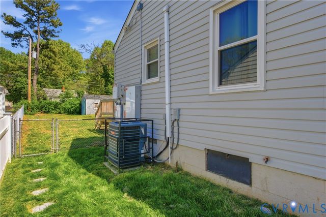 1016 Crafton Ln, Richmond, VA 23222