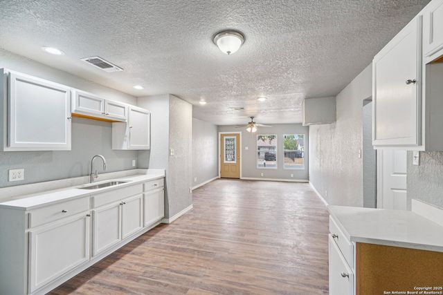 8819 Catalina Bay, San Antonio, TX 78242