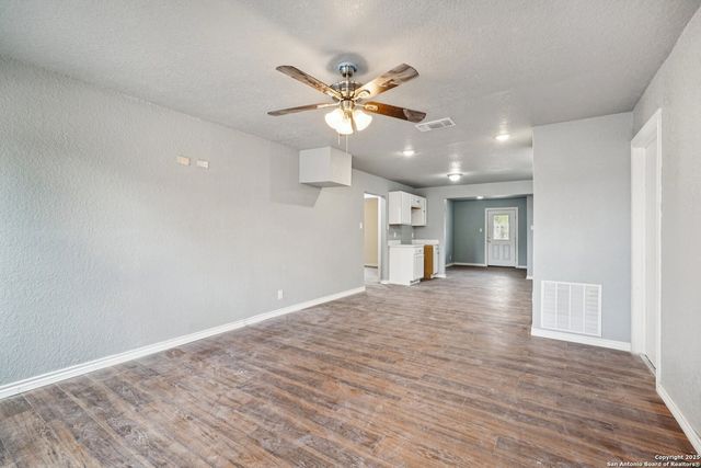 8819 Catalina Bay, San Antonio, TX 78242