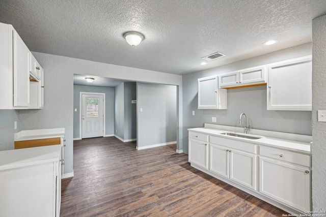 8819 Catalina Bay, San Antonio, TX 78242