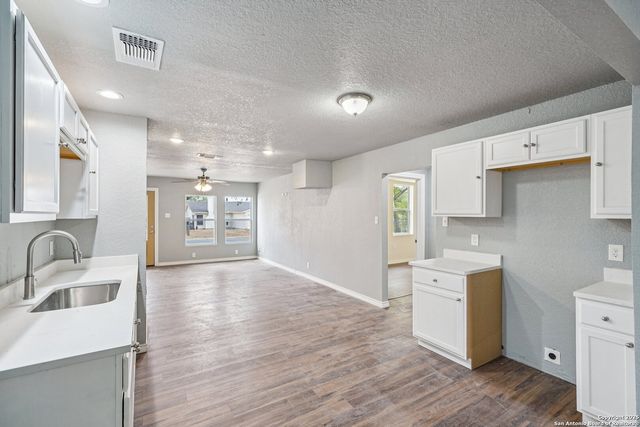 8819 Catalina Bay, San Antonio, TX 78242