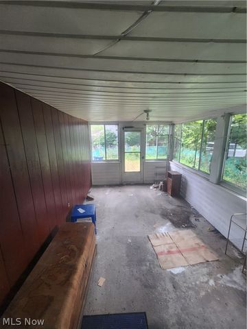 1425 Lynn Park Drive, Cleveland Heights, OH 44121