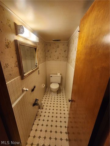1425 Lynn Park Drive, Cleveland Heights, OH 44121
