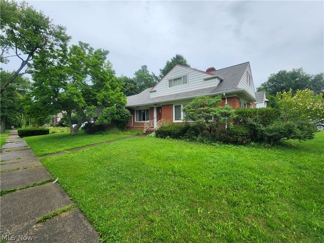 1425 Lynn Park Drive, Cleveland Heights, OH 44121