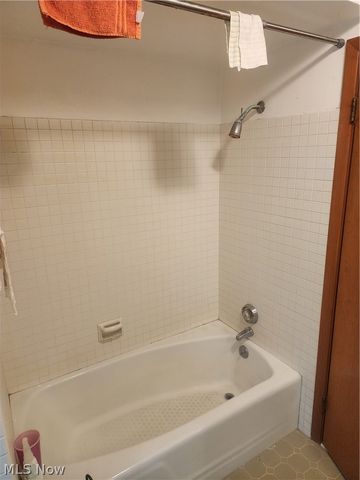 1425 Lynn Park Drive, Cleveland Heights, OH 44121