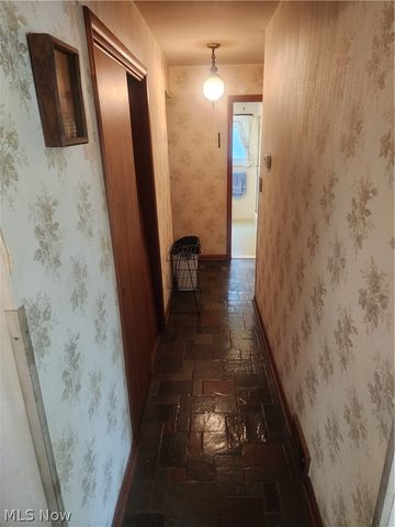 1425 Lynn Park Drive, Cleveland Heights, OH 44121