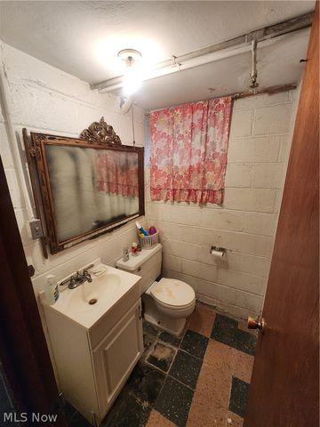 1425 Lynn Park Drive, Cleveland Heights, OH 44121