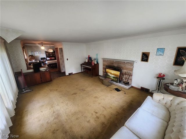 1425 Lynn Park Drive, Cleveland Heights, OH 44121