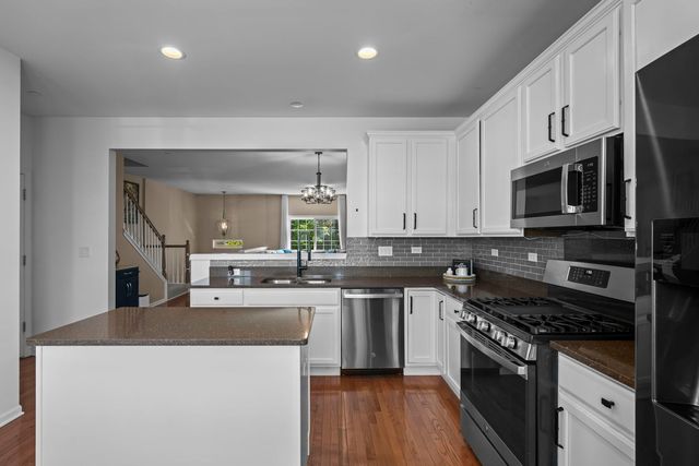 105 Arcadia Lane, Lake Zurich, IL 60047