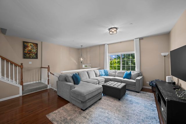 105 Arcadia Lane, Lake Zurich, IL 60047