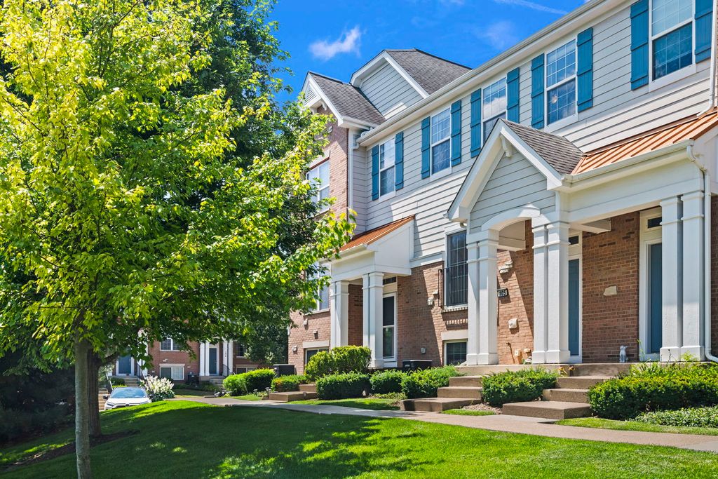 105 Arcadia Lane, Lake Zurich, IL 60047