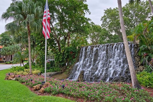 16500 Golf Club Road 301, Weston, FL 33326