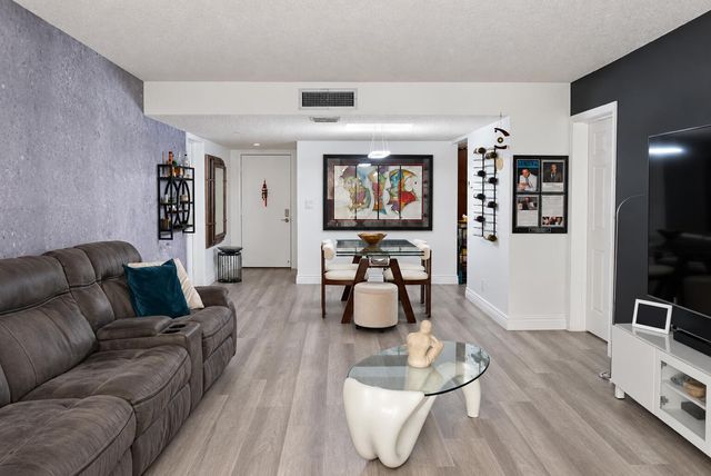 16500 Golf Club Road 301, Weston, FL 33326