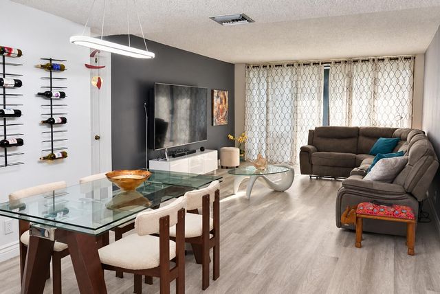 16500 Golf Club Road 301, Weston, FL 33326