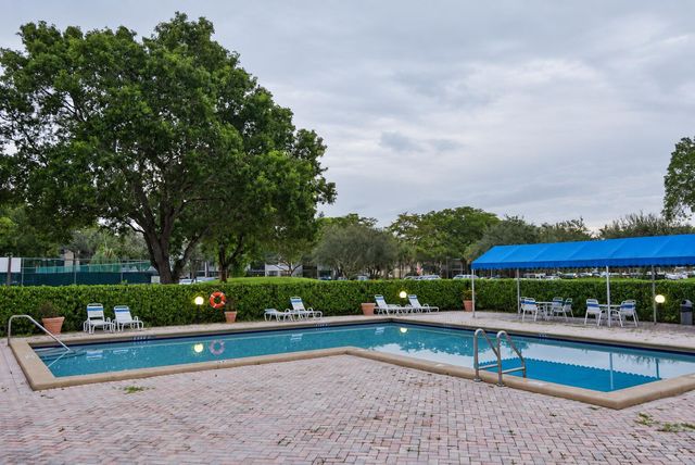 16500 Golf Club Road 301, Weston, FL 33326