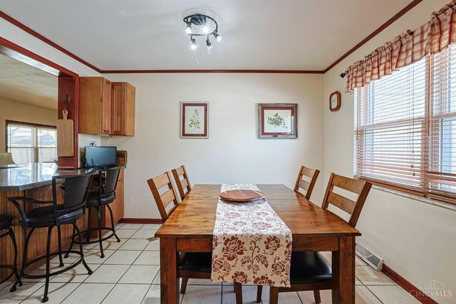 37 Hayden Drive, Greenhills, OH 45218