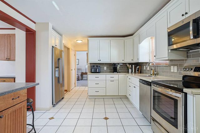 37 Hayden Drive, Greenhills, OH 45218