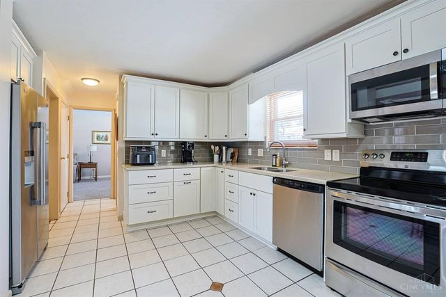 37 Hayden Drive, Greenhills, OH 45218