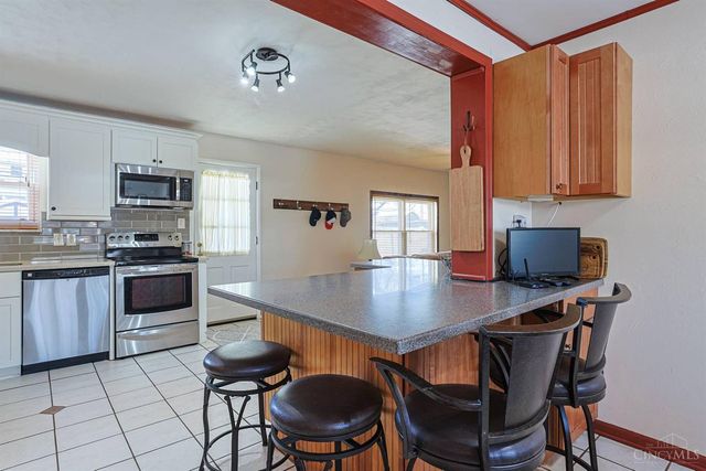 37 Hayden Drive, Greenhills, OH 45218