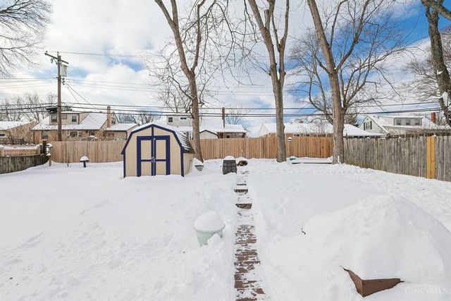 37 Hayden Drive, Greenhills, OH 45218