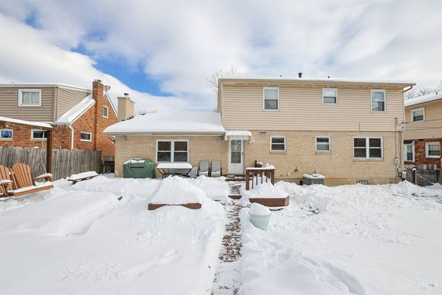 37 Hayden Drive, Greenhills, OH 45218