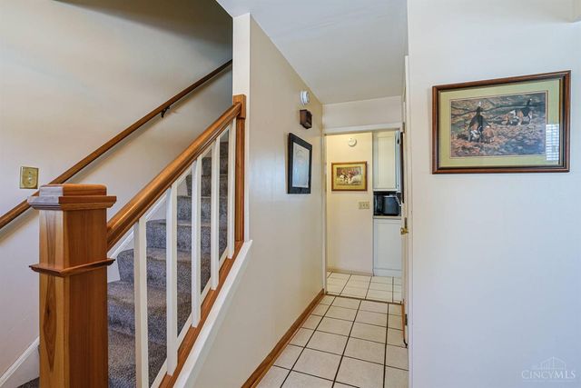 37 Hayden Drive, Greenhills, OH 45218