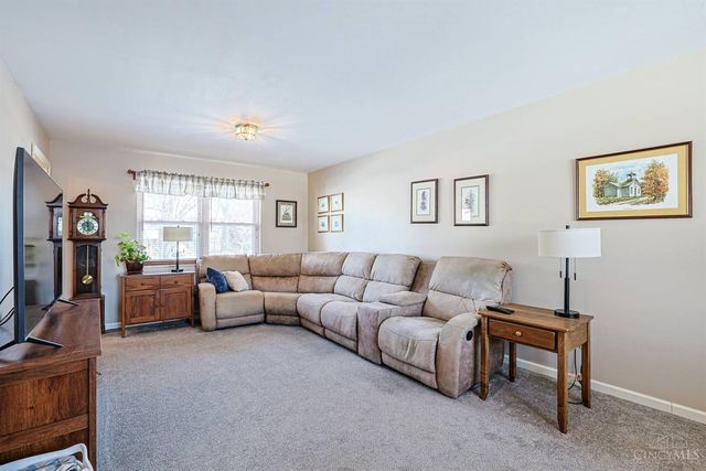 37 Hayden Drive, Greenhills, OH 45218