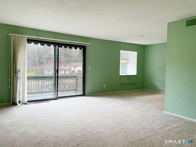 318 Heritage Village E, Southbury, CT 06488